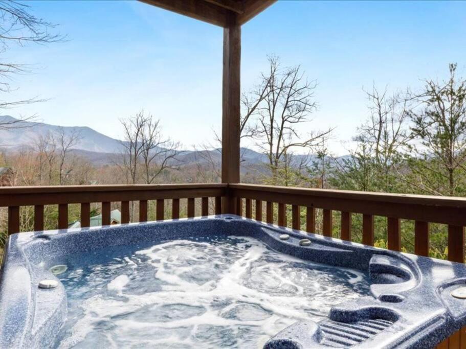 Вилла Breathtaking Views Of The Smokies, 3 Mins To Гатлинбург Экстерьер фото