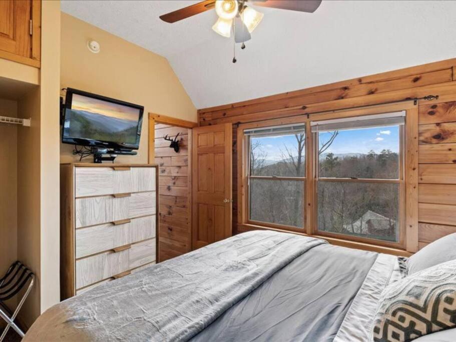 Вилла Breathtaking Views Of The Smokies, 3 Mins To Гатлинбург Экстерьер фото