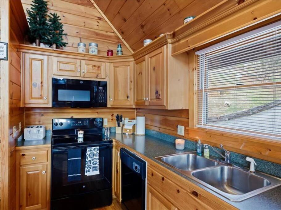 Вилла Breathtaking Views Of The Smokies, 3 Mins To Гатлинбург Экстерьер фото